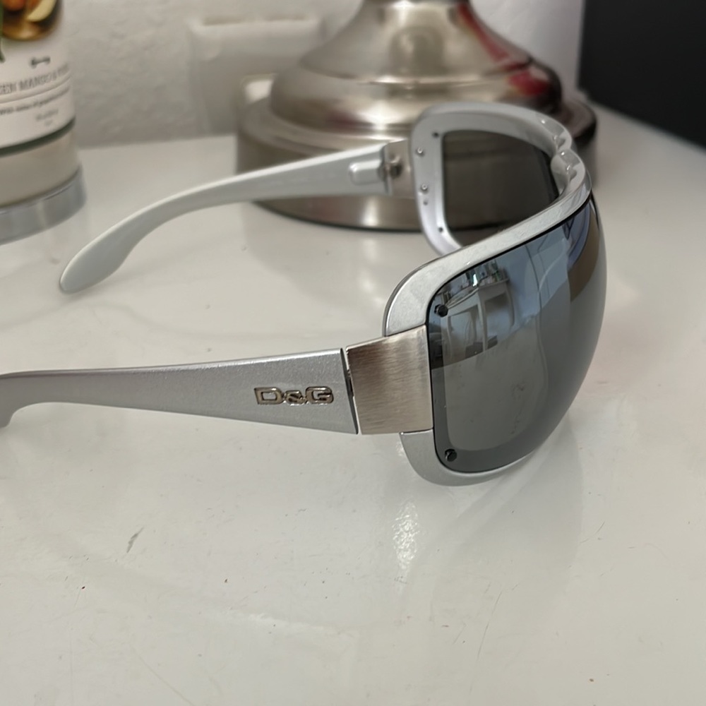 DOLCE & GABANNA SUNGLASSES
